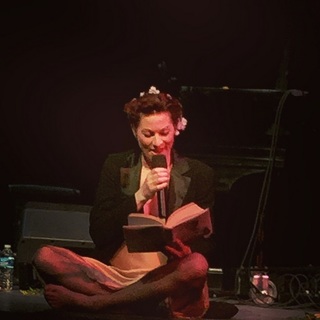 Amanda Palmer feet photo 2