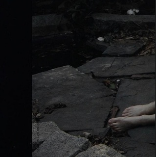 Amanda Palmer feet photo 1