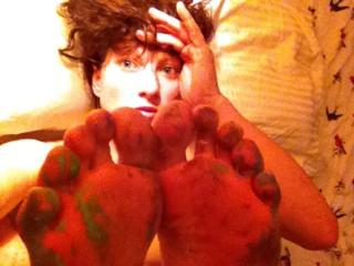 Amanda Palmer feet photo 18