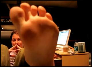 Amanda Palmer feet photo 13