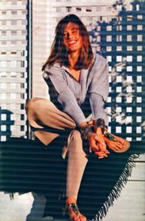 Amanda Pays feet photo 3