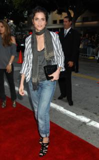 Amanda Peet feet photo thumbnail