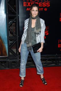 Amanda Peet feet photo thumbnail