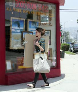 Amanda Peet feet photo thumbnail