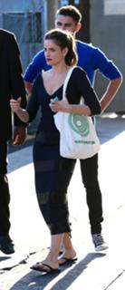 Amanda Peet feet photo thumbnail