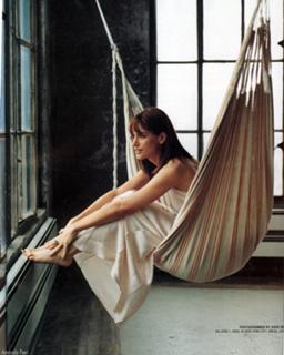 Amanda Peet feet photo thumbnail