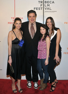Amanda Peet feet photo thumbnail