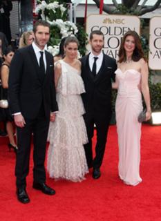 Amanda Peet feet photo thumbnail