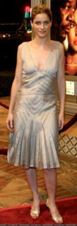 Amanda Peet feet photo thumbnail
