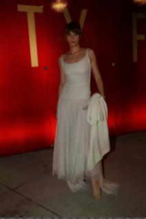 Amanda Peet feet photo thumbnail