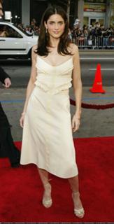 Amanda Peet feet photo thumbnail