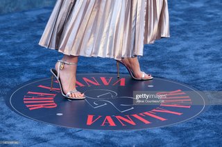 Amanda Peet feet photo thumbnail