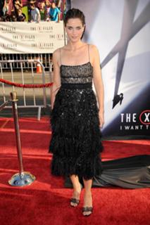 Amanda Peet feet photo thumbnail