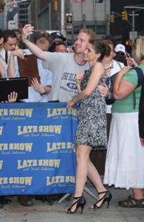 Amanda Peet feet photo thumbnail