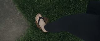 Amanda Peet feet photo 7