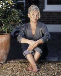 Amanda Redman feet photo 2