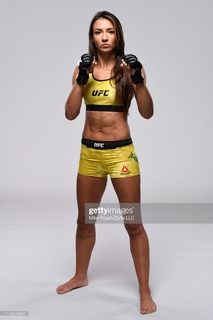 Amanda Ribas feet photo 14