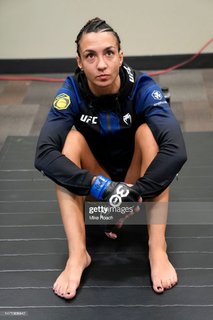 Amanda Ribas feet photo 19