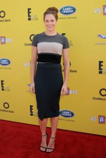 Amanda Righetti feet photo thumbnail