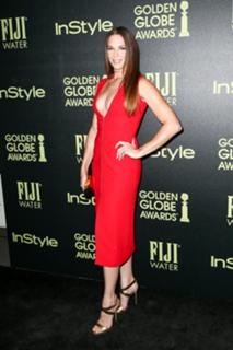 Amanda Righetti feet photo thumbnail