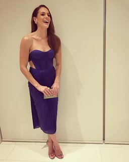 Amanda Righetti feet photo thumbnail