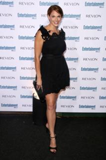 Amanda Righetti feet photo thumbnail