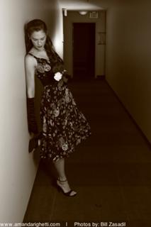 Amanda Righetti feet photo thumbnail