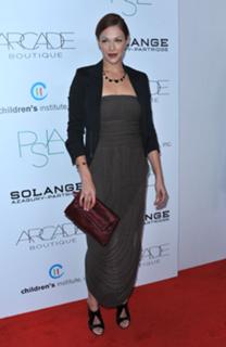 Amanda Righetti feet photo thumbnail