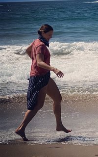 Amanda Righetti feet photo thumbnail