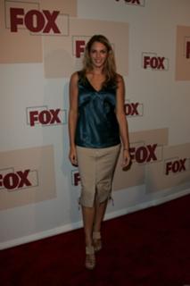 Amanda Righetti feet photo thumbnail