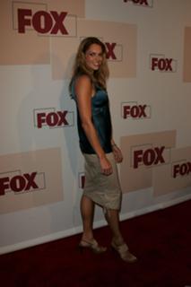 Amanda Righetti feet photo thumbnail
