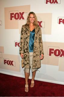 Amanda Righetti feet photo thumbnail