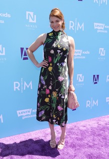 Amanda Righetti feet photo thumbnail