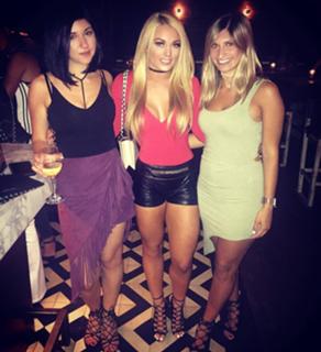 Amanda Saccomanno feet photo thumbnail