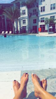 Amanda Saccomanno feet photo thumbnail