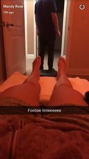Amanda Saccomanno feet photo thumbnail