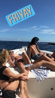 Amanda Saccomanno feet photo thumbnail