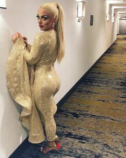 Amanda Saccomanno feet photo thumbnail