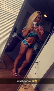 Amanda Saccomanno feet photo thumbnail