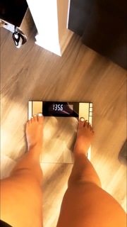 Amanda Saccomanno feet photo thumbnail