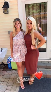 Amanda Saccomanno feet photo thumbnail