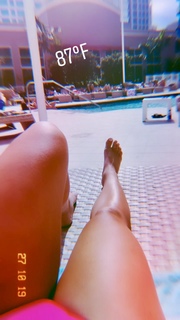 Amanda Saccomanno feet photo thumbnail