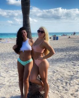 Amanda Saccomanno feet photo thumbnail