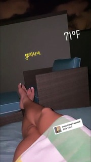 Amanda Saccomanno feet photo thumbnail
