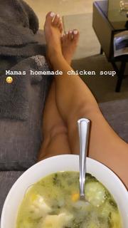 Amanda Saccomanno feet photo thumbnail