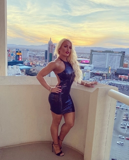 Amanda Saccomanno feet photo thumbnail