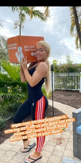 Amanda Saccomanno feet photo thumbnail