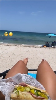 Amanda Saccomanno feet photo thumbnail