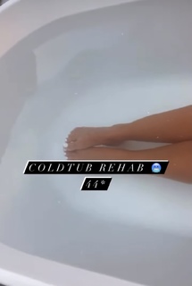 Amanda Saccomanno feet photo thumbnail