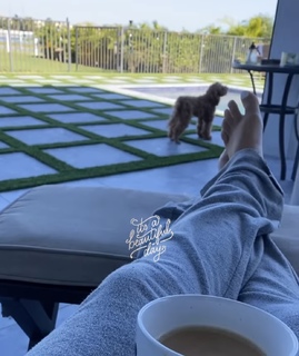 Amanda Saccomanno feet photo thumbnail
